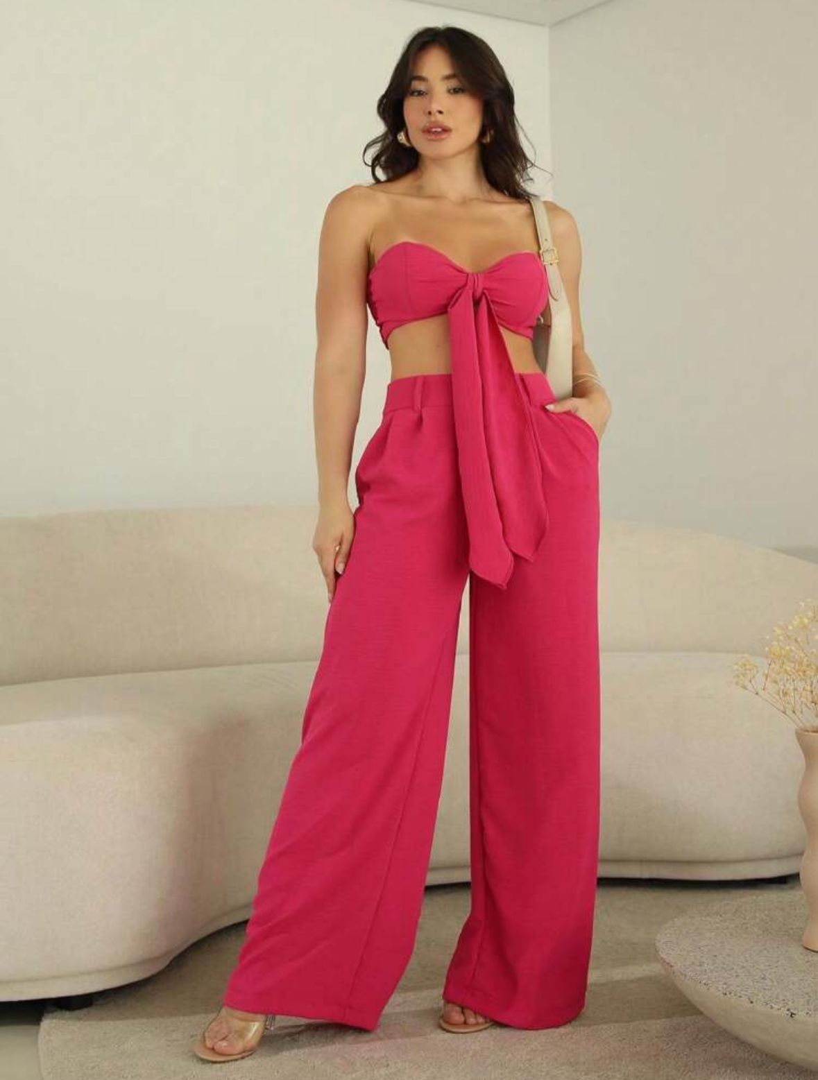 Conjunto top com laço e calça variante