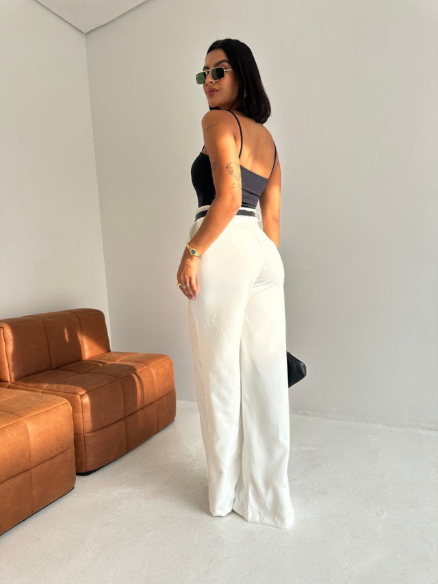 Calça Pantalona Feminina em Alfaiataria Cintura Alta Zara