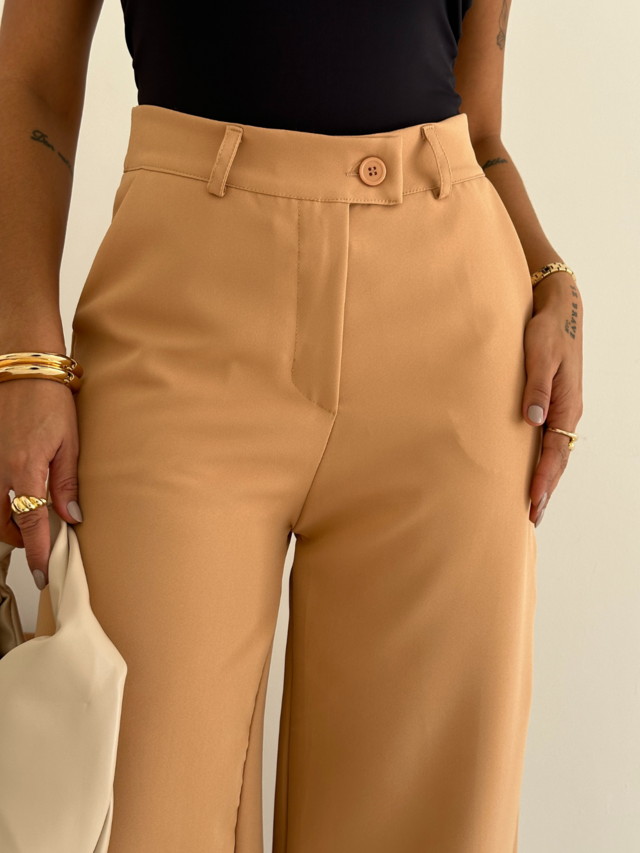 Calça Pantalona Feminina em Alfaiataria Cintura Alta Zara