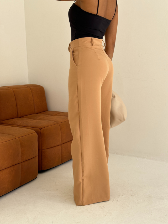 Calça Pantalona Feminina em Alfaiataria Cintura Alta Zara