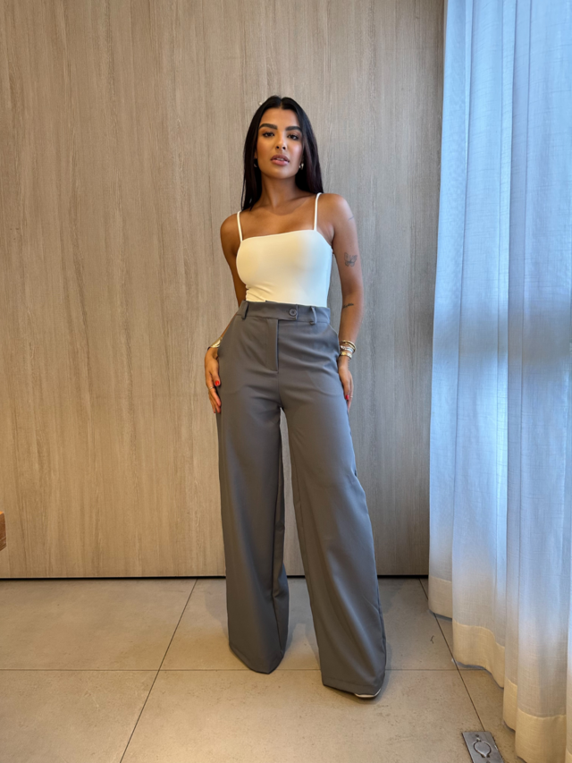 Calça Pantalona Feminina em Alfaiataria Cintura Alta Zara