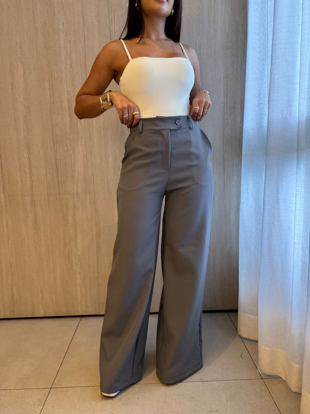 Calça Pantalona Feminina em Alfaiataria Cintura Alta Zara