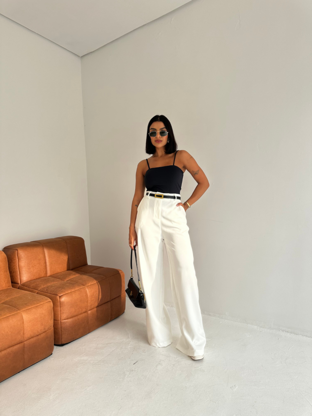 Calça Pantalona Feminina em Alfaiataria Cintura Alta Zara