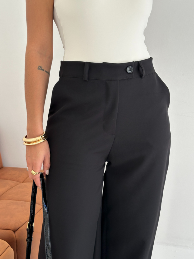 Calça Pantalona Feminina em Alfaiataria Cintura Alta Zara