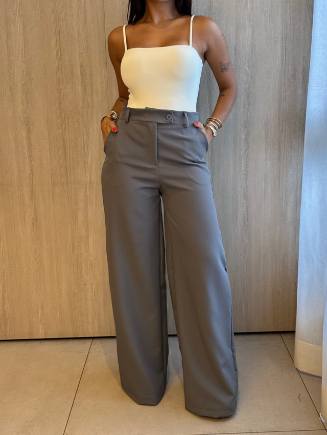 Calça Pantalona Feminina em Alfaiataria Cintura Alta Zara