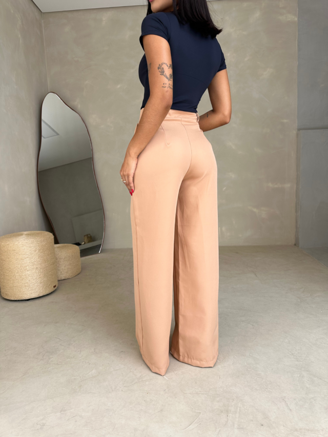 Calça Pantalona Feminina em Alfaiataria Cintura Alta Zara