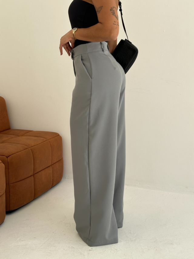 Calça Pantalona Feminina em Alfaiataria Cintura Alta Zara