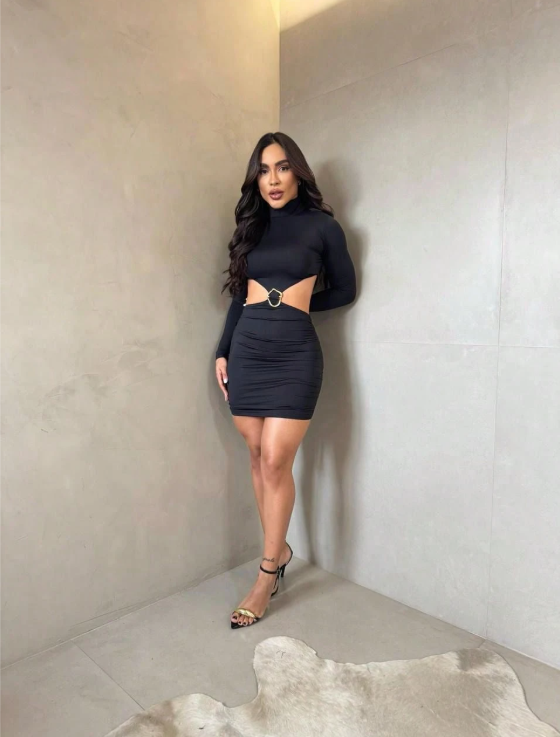 Vestido star com a mangas longas com gola fechada