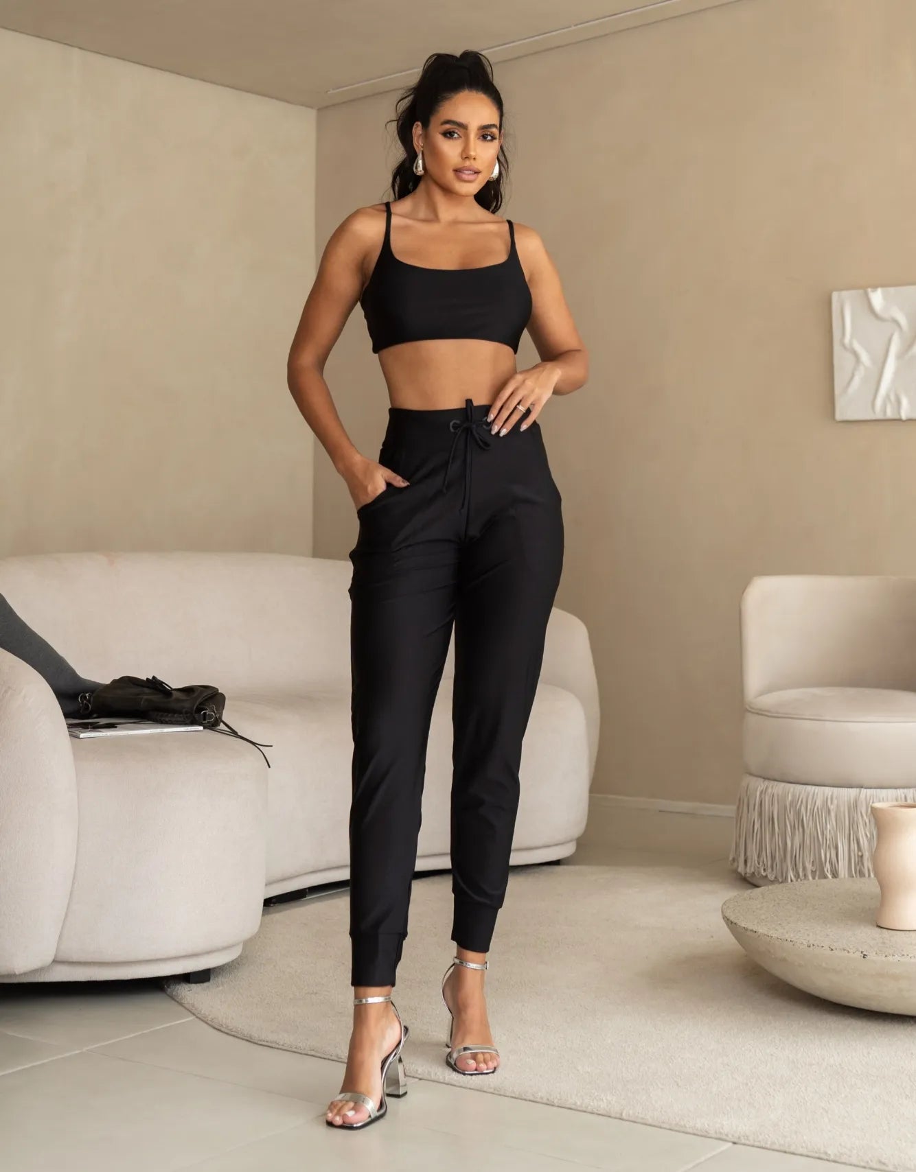 Calça sem recortes jogger