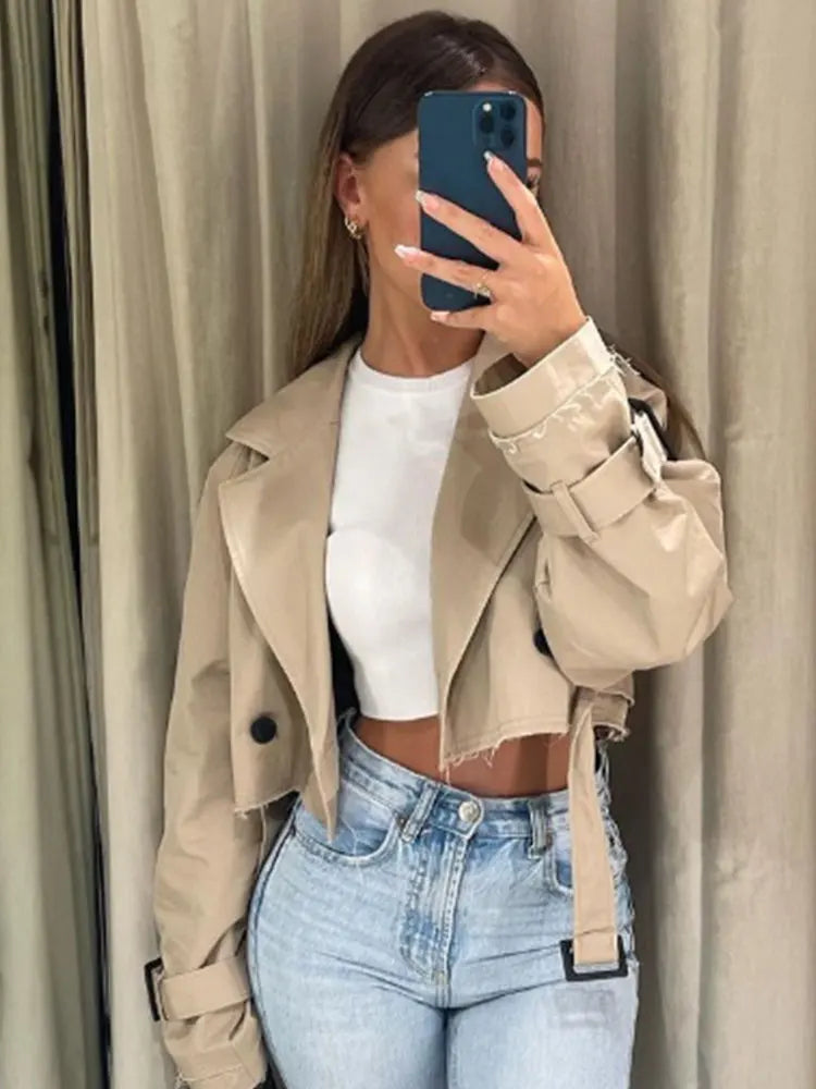 Jaqueta Feminina Curta Lisa