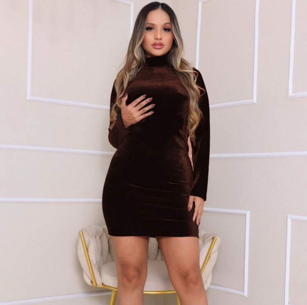 Vestido De Veludo Manga Longa Luxuoso