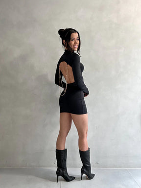 Vestido Gola Correntes