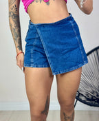 Short Saia Jeans com zíper lateral jeans médio