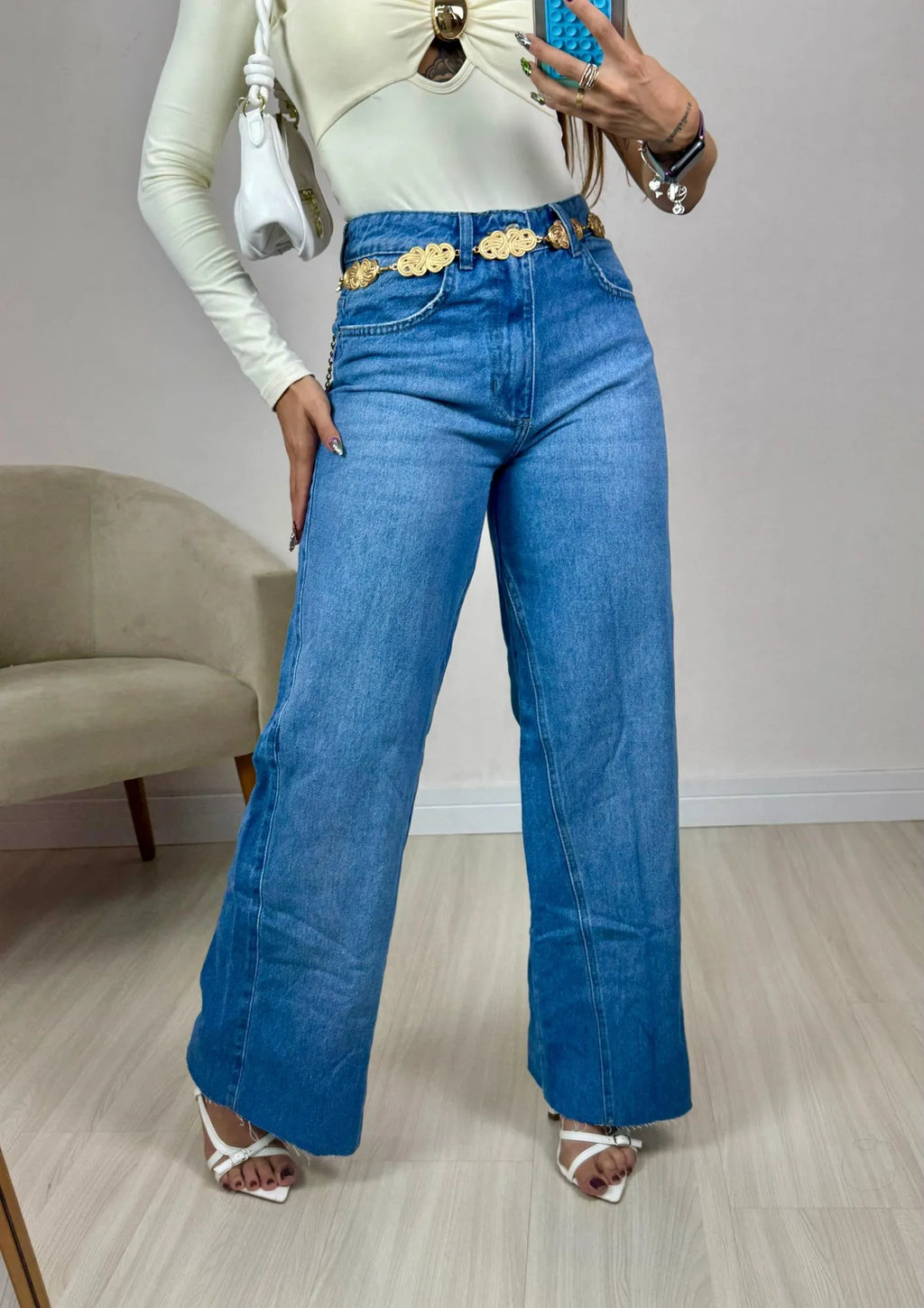 Calça Jeans Wide Leg com Barra Desfiada jeans médio